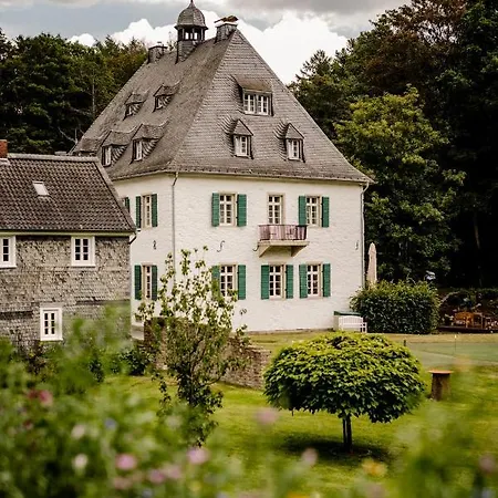 Gut Landscheid Szálloda Burscheid