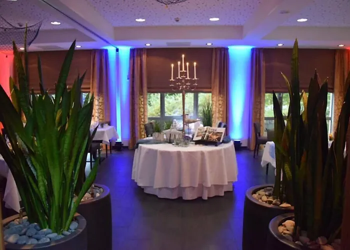 Gut Landscheid Отель 2*